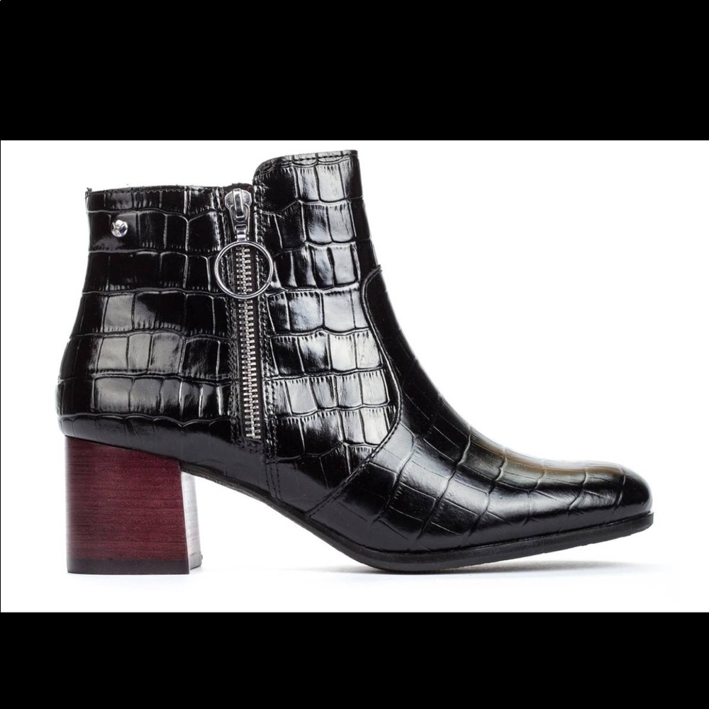 Pikolinos Bayona Croc Booties